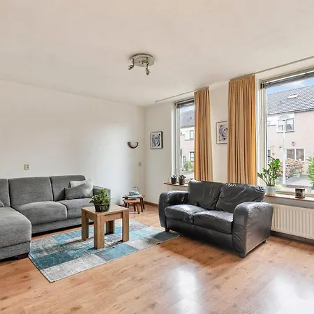 Ervaar Een Perfect Verblijf In Briandstraat 5, Zevenaar! * Zevenaar